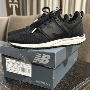 New Balance Women’s 247 Black Sneakers